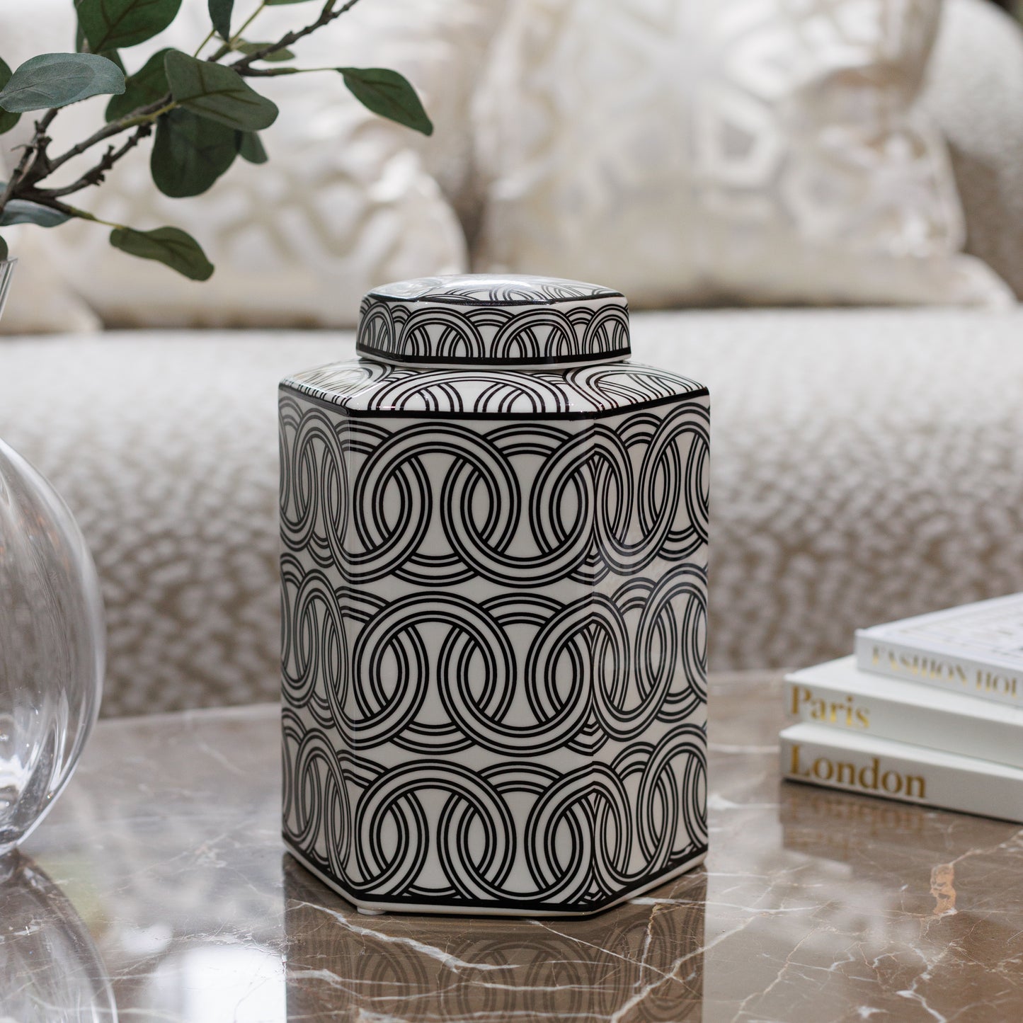 Black & White Circle Design Jar